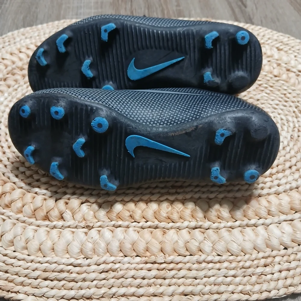 Nike Black‎ and Gray Sports Sneakers